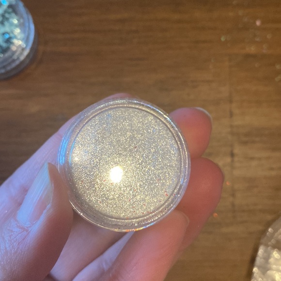 Bundle: Chrome Nail Dips and gems - Picture 7 of 10